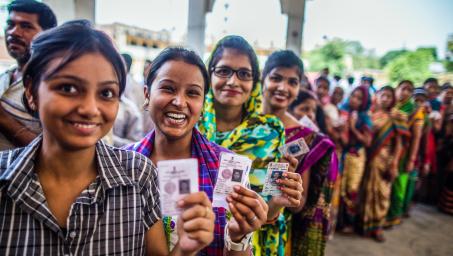 UNDP-India-2014_women_voting_14175806715_0.jpg